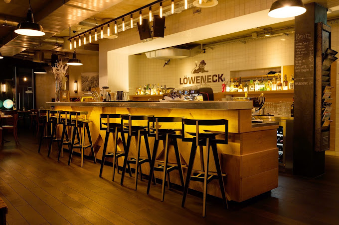 Loweneck Restaurant & Bar