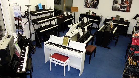 Centre Schmidt Pianos