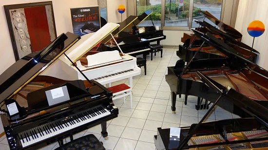 Centre Schmidt Pianos