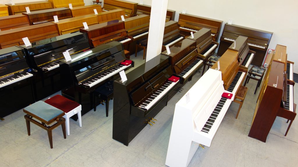 Centre Schmidt Pianos