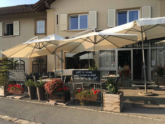 Cafe du Village