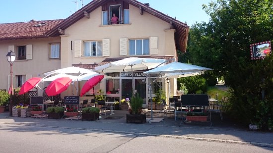 Cafe du Village