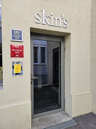 Skin’s – The Restaurant